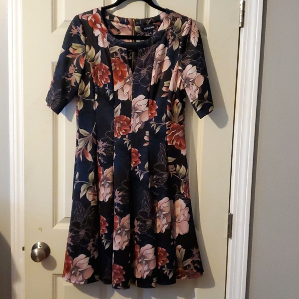 Roz & Ali Navy/Floral A-line Dress with Keyhole front - Sz 12
